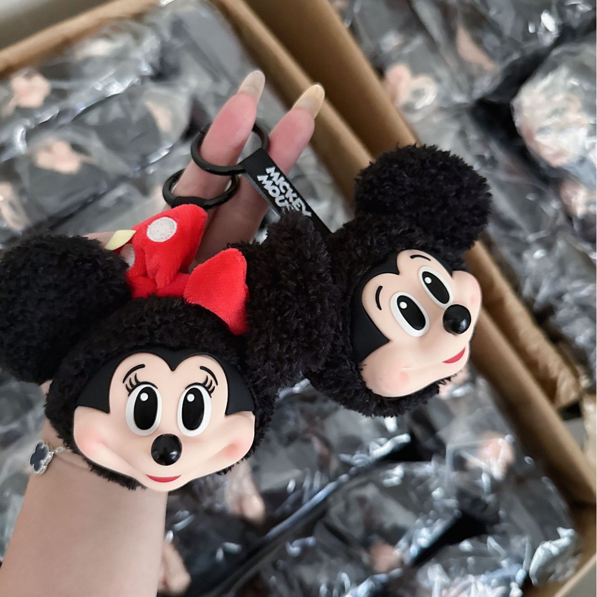 LLavero de muñeco de peluche d - Carabiner Keychain reseña y precio